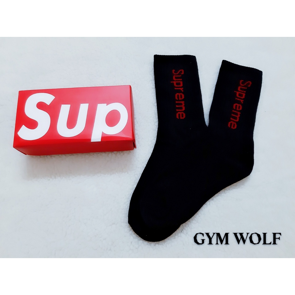 Vớ Supreme cao cổ Nam Nữ đủ màu phong cách thể thao, trẻ trung và năng động.