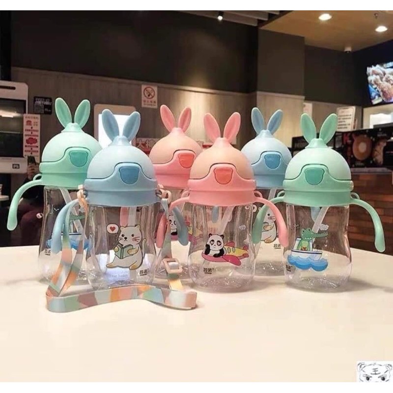 {FREESHIP} Bình Nước Nhựa Trẻ Em Tai Thỏ Có Ống Hút Tiện Dụng Dễ Thương Dung Tích 380ml Màu Xanh