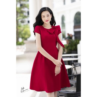 Váy xòe Lyntran Design kết nơ duyên dáng trên ngực trái