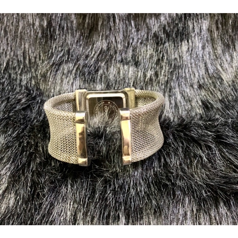 ⌚⌚-  Lắc tay đồng hồ si dạng còng hiệu Nhật còn mới 98%