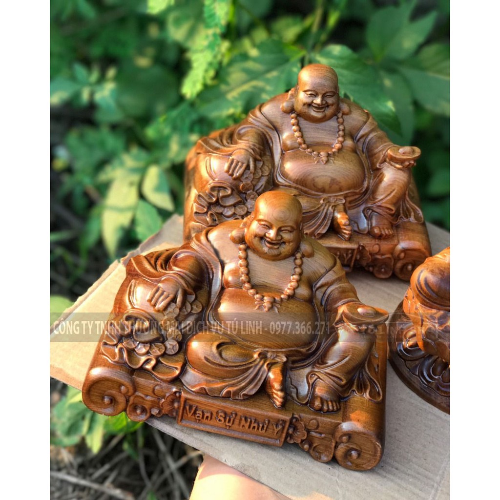 Tượng gỗ Phật Di Lặc để taplo ô tô hoặc bàn làm việc.
