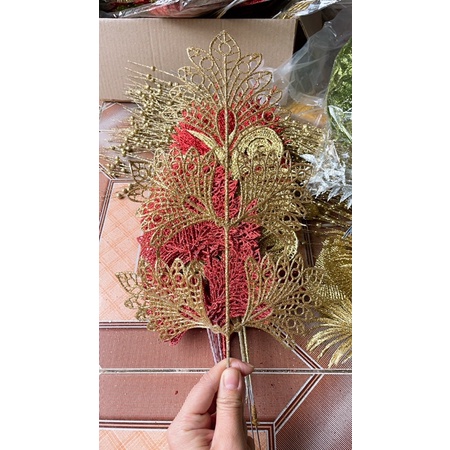 Cành lá phúc phủ nhũ kim tuyến