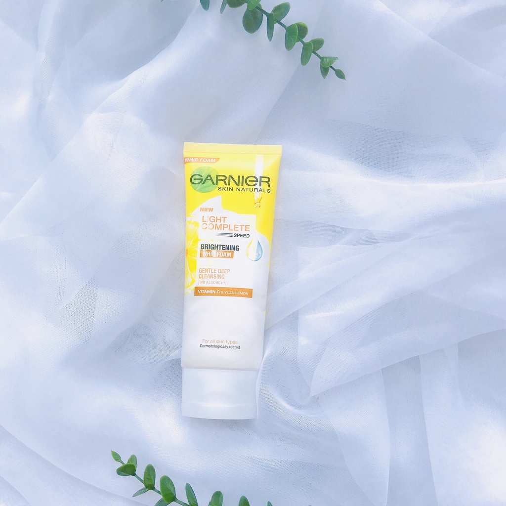 Sữa Rửa Mặt Garnier Tạo Bọt Dưỡng Sáng Làn Da 100ml Light Complete Vitamin C Whip Foam 100ml