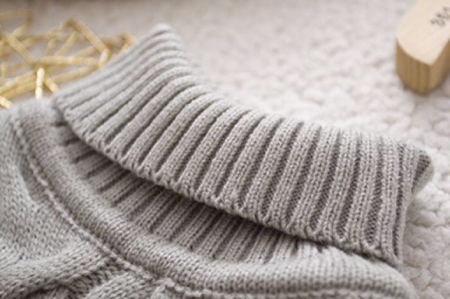 Áo len vặn thừng bé gái