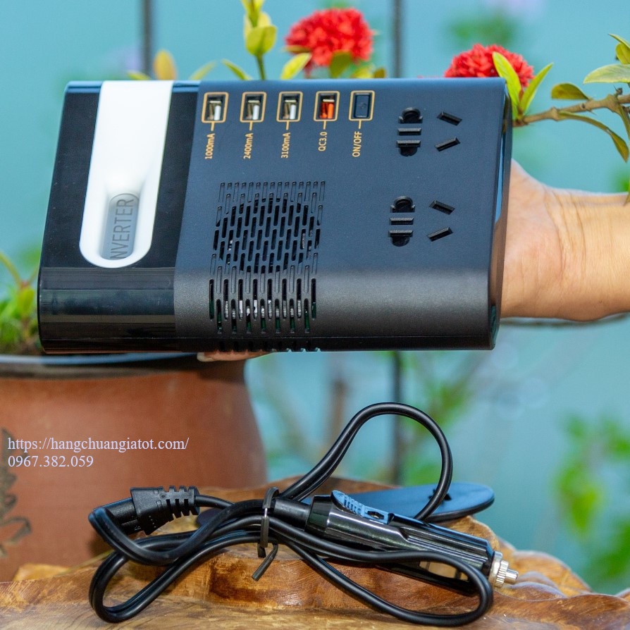 Chuyển đổi dòng điện Inverter 12/24V lên 220V công suất 200W dùng trên xe hơi, gia đình cho nhiều thiết bị