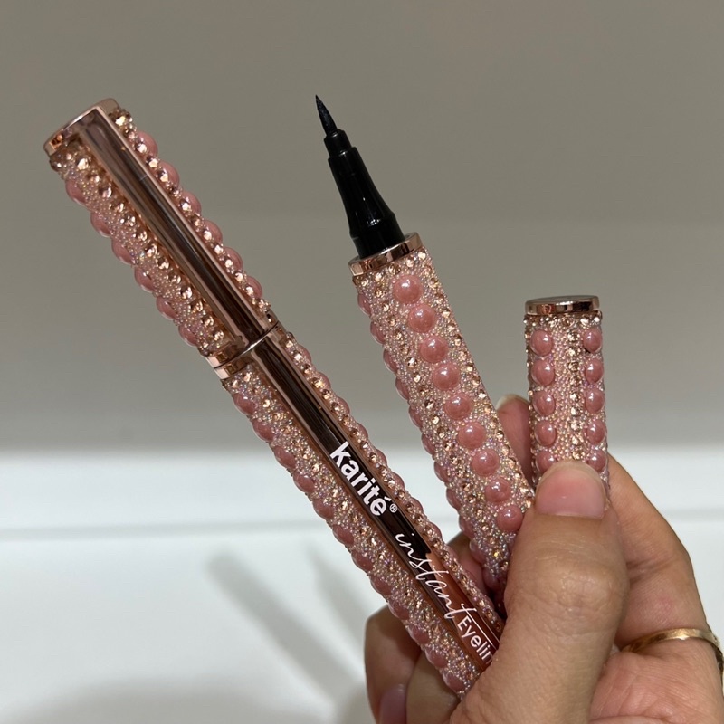 Kẻ Mắt Bling Bling Vỏ Sang Chảnh