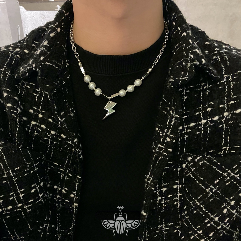 Vòng cổ Thép Titan Mặt Tia Chớp Đính Ngọc Trai hip hop INS Nâng Cao Thiết Kế niche Cho Nam Và Nữ