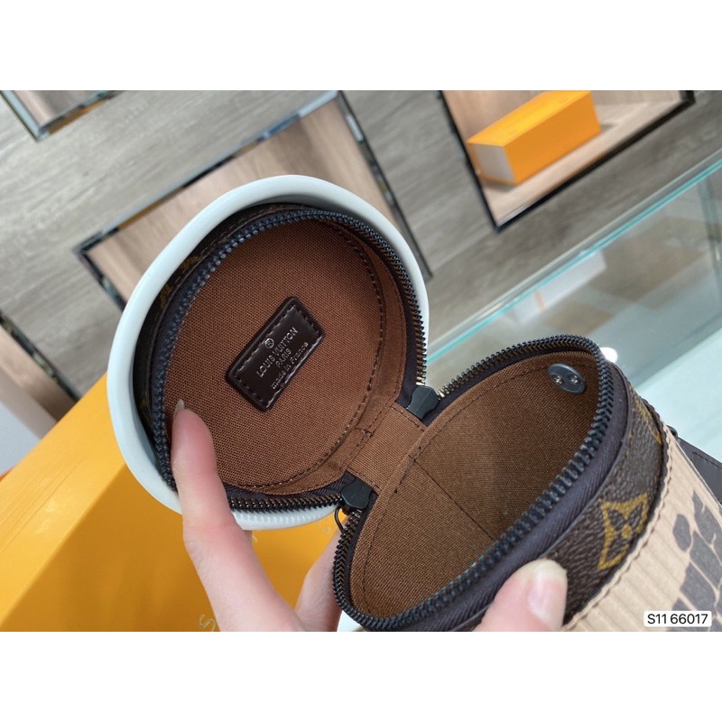 Túi đeo chéo nữ hình cốc cà phê Louis Vuitton LV da thật cao cấp
