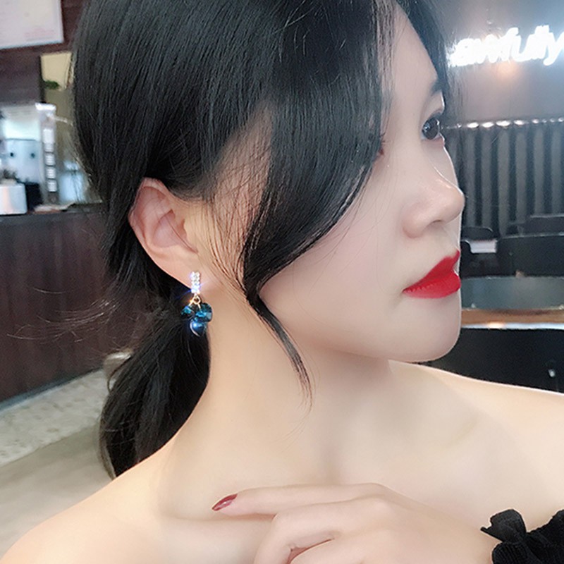 Bông tai mạ bạc 925 hình trái tim đính đá sang trọng