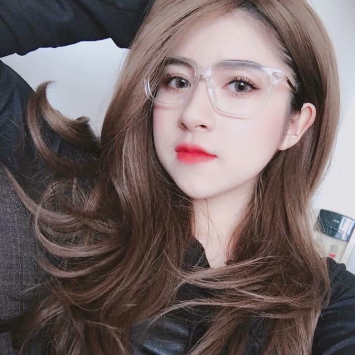 Gọng kính cận trong suốt
