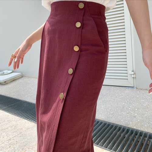 Chân váy MIDI linen đỏ đô với hàng nút đồng style Hàn Quốc