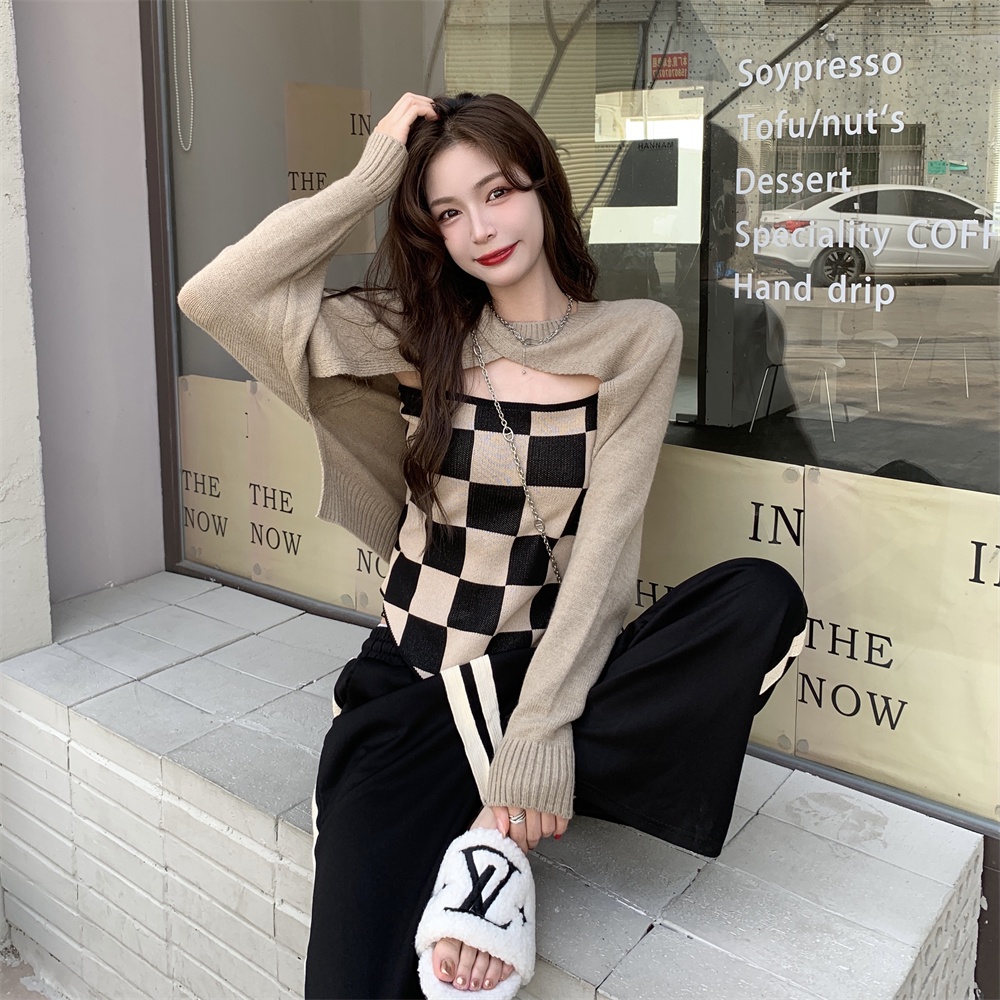 Set áo len tay dài màu trơn kèm áo yếm họa tiết caro xinh xắn dành cho nữ