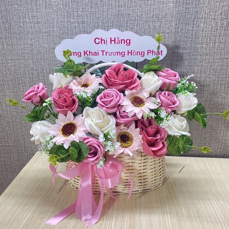 Giỏ hoa tặng khai trương , giỏ hoa chúc mừng tặng kèm decal