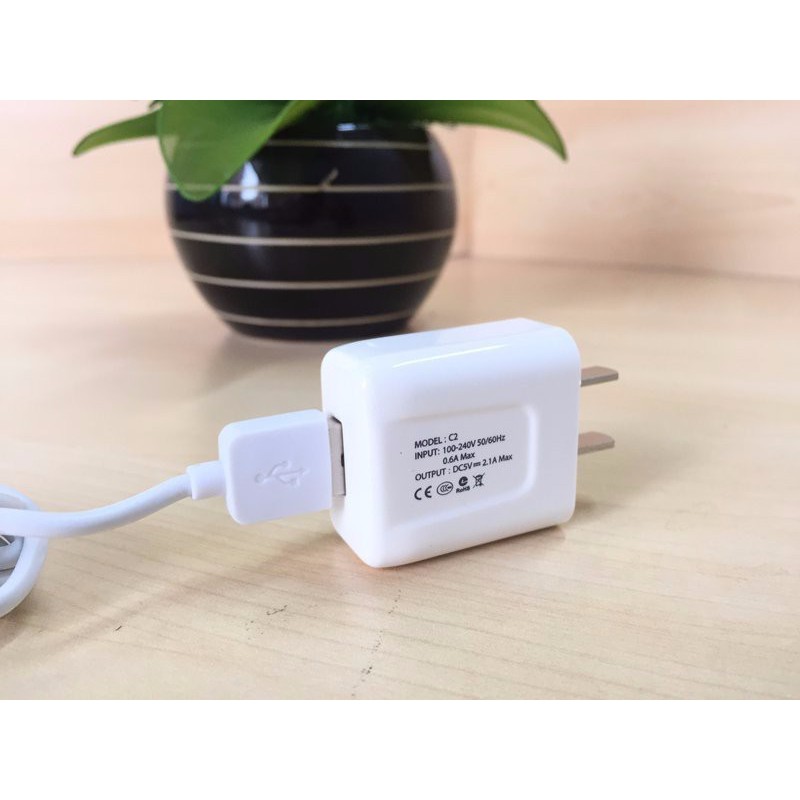 Deal Hot Bộ cáp và cốc sạc Hoco C2 2.1A - cổng Micro / Cổng lightning (iphone)