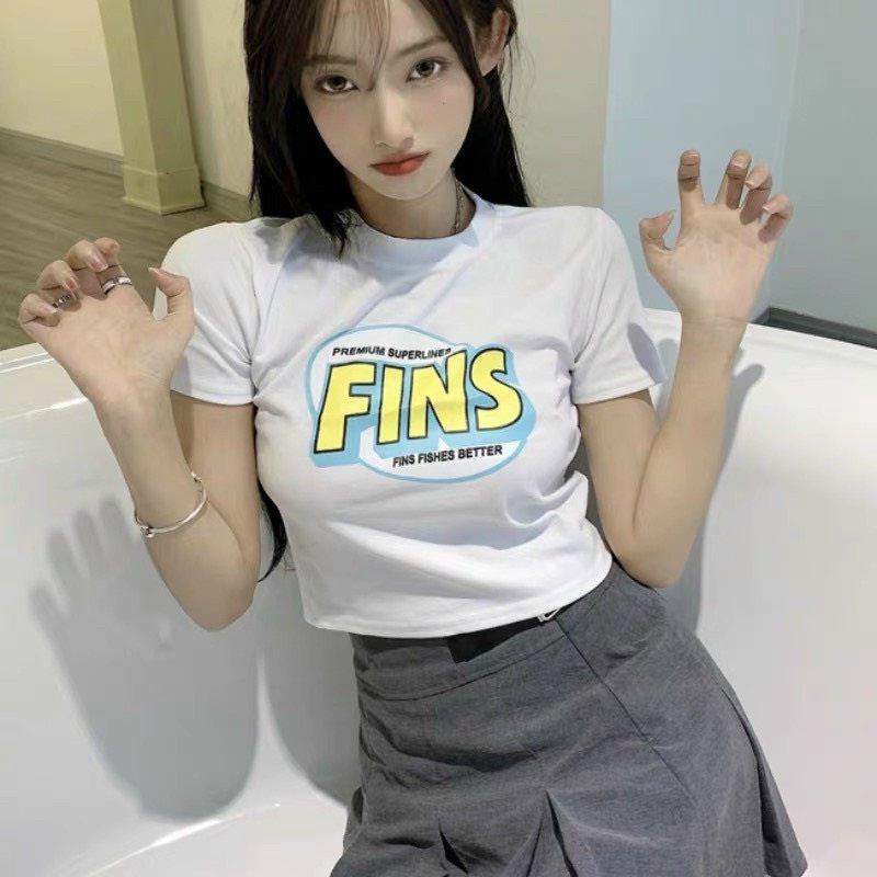 Áo kiểu croptop in chữ fins cực xinh  , chất thun lụa mềm mịn co giãn