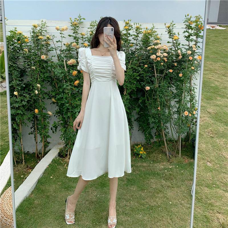 2021 summer new French temperament white dress female sweet first love Sena platycodon light mature warm soft skirt