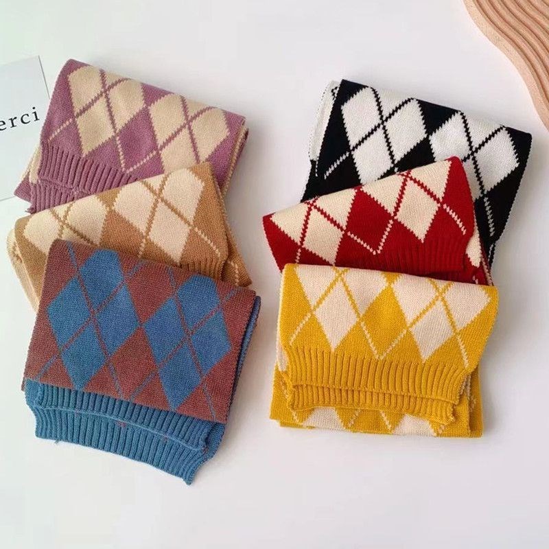 Khăn choàng cổ giữ ấm đáng yêu cho bé