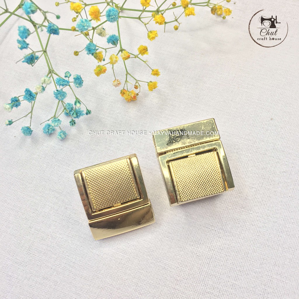 Khóa chui vuông dùng cho túi xách