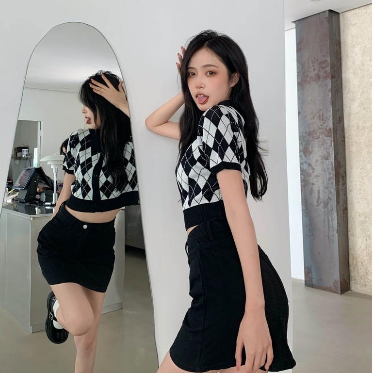 QADCOL Áo sweater nữ dệt kim cổ polo tay ngắn họa tiết sọc caro trẻ trung