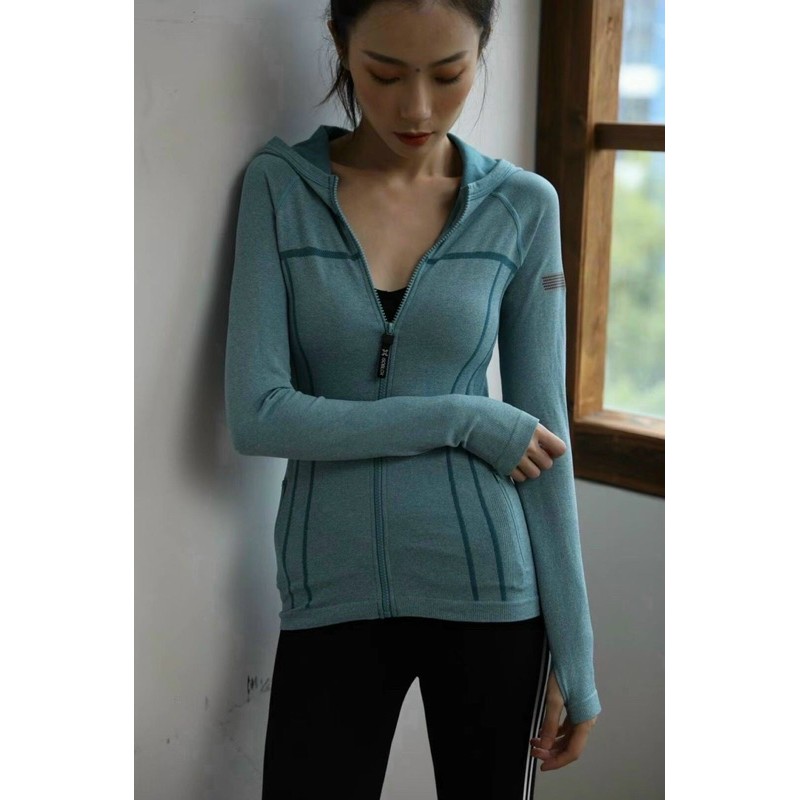 áo khoác có túi có nón