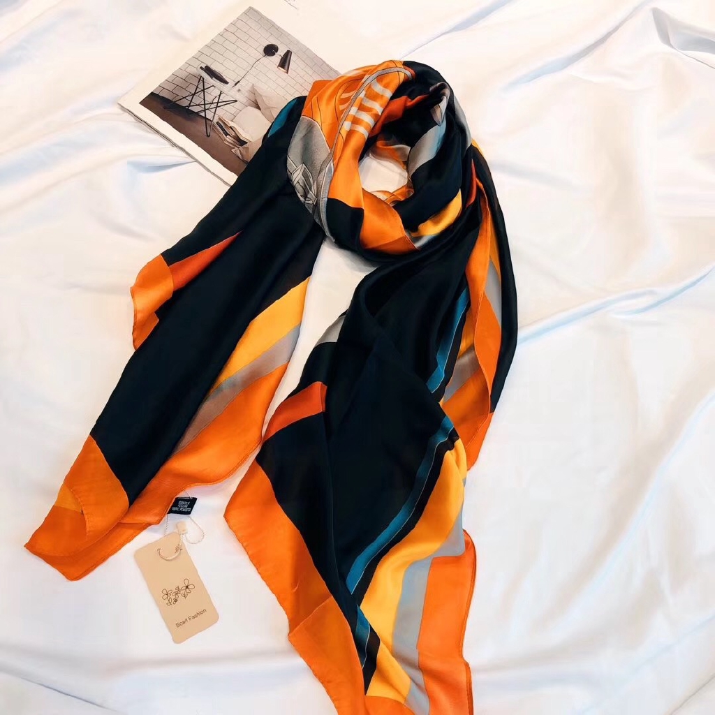 Khăn Choàng Lụa Mềm In Hình Ngựa Thời Trang Đi Biển Mùa Hè Cho Nữ