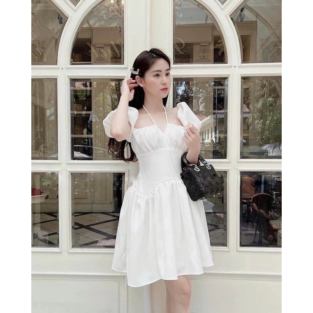 Đầm xoè cổ yếm chíp tùng siêu yêu