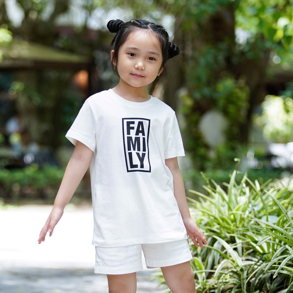ÁO PHÔNG TRẺ EM GIA ĐÌNH ĐI BIỂN IN CHỮ