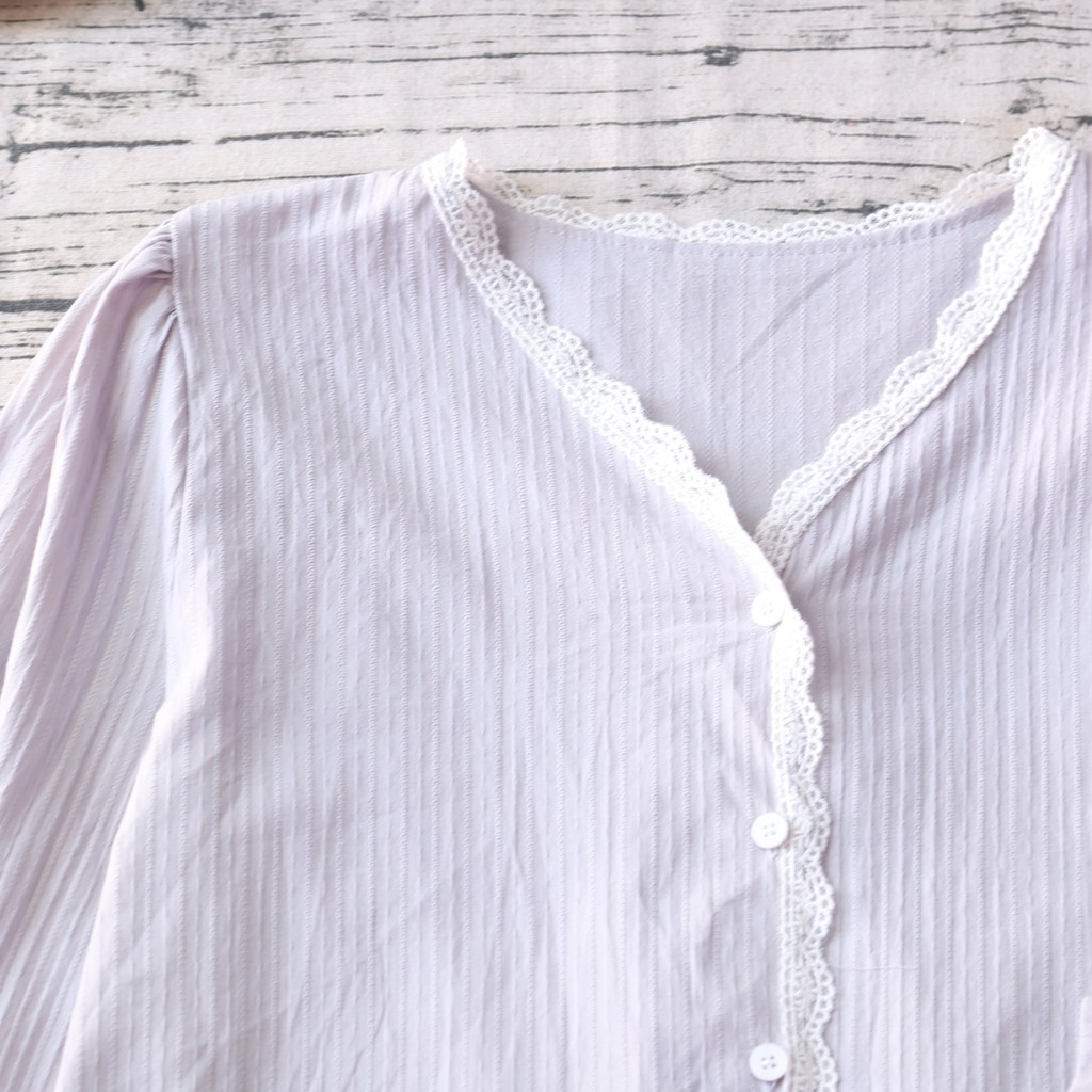 ÁO SƠ MI CỔ V PHỐI REN TAY BỒNG