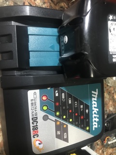 Sạc nhanh RC 18V makita
