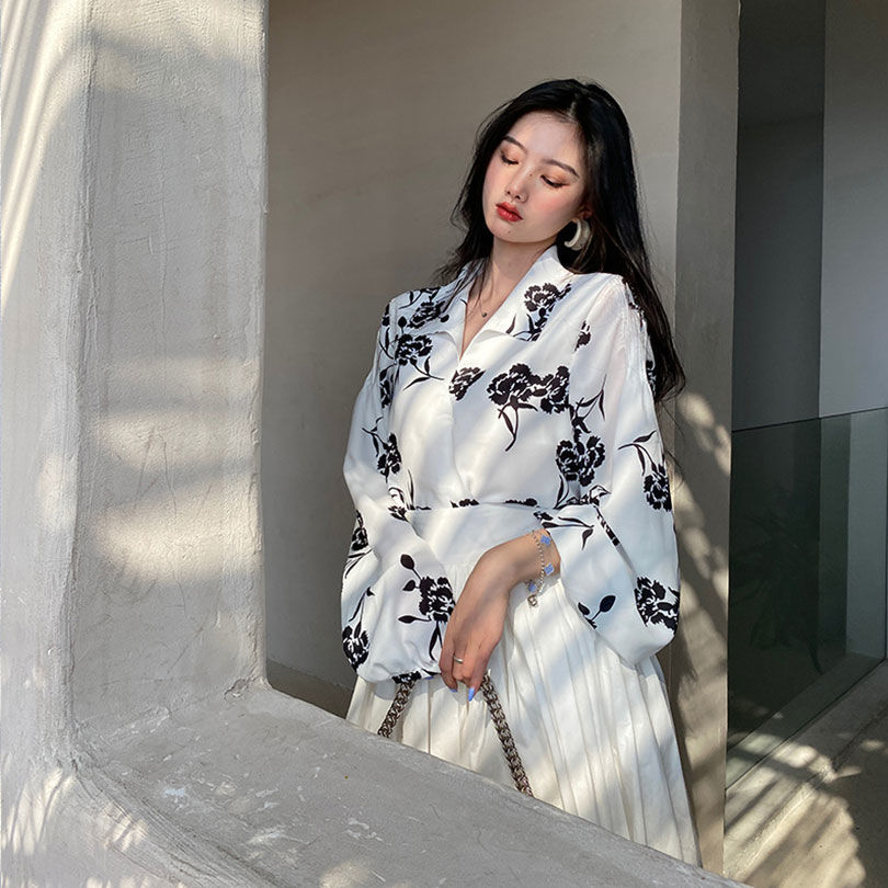 Vintage long-sleeved shirt + mid-length half skirt two-piece suit female 2023 spring new elegant leisure palace wind long skirt