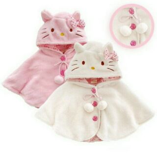 Áo choàng lông mèo hello kitty.