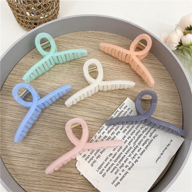 Kẹp tóc kiểu dáng đơn giản chất liệu acrylic