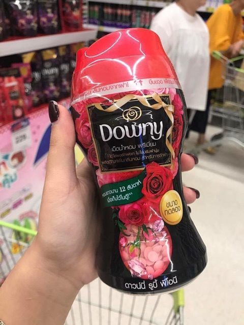 Nước xả quần áo dạng viên Downy