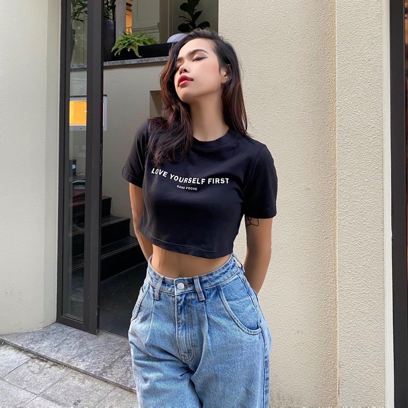 Áo croptop Love Yourself First | BigBuy360 - bigbuy360.vn