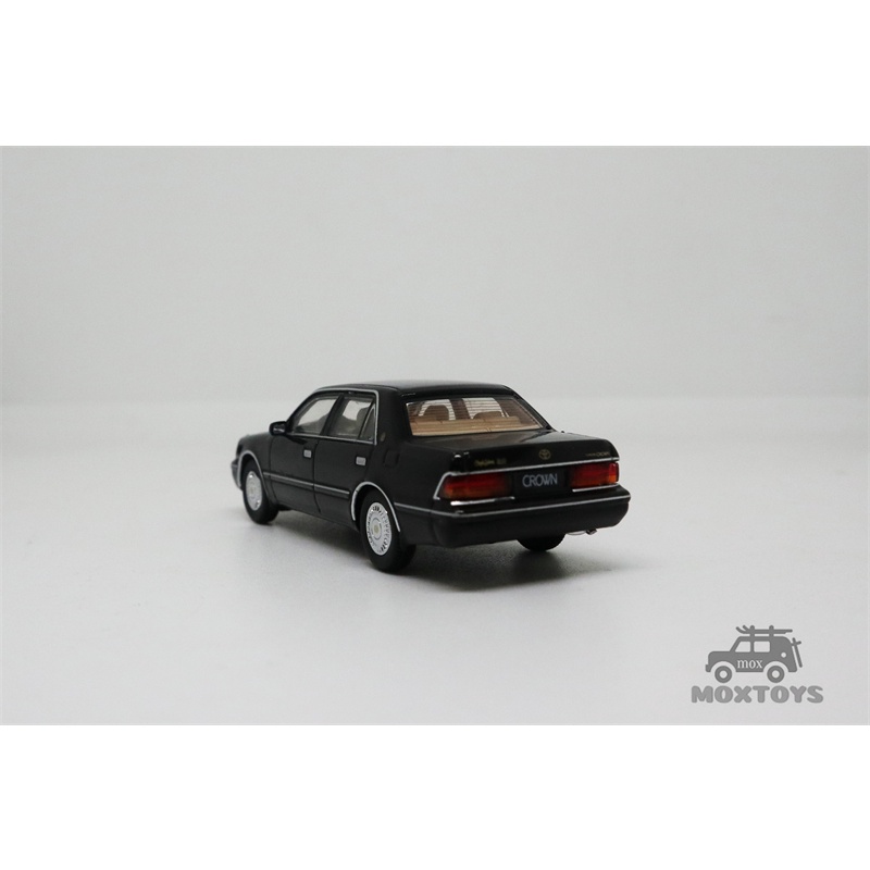Mô Hình Xe Toyota Crown 155 RHD/Đen Tỉ Lệ 1:64