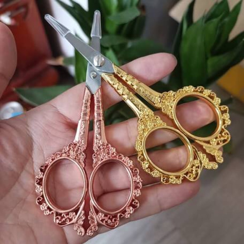 Kéo Hoàng Cung cắt phom móng siêu bén