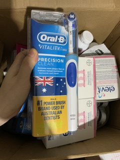 BÀN CHẢI ĐIỆN ORAL-B Úc