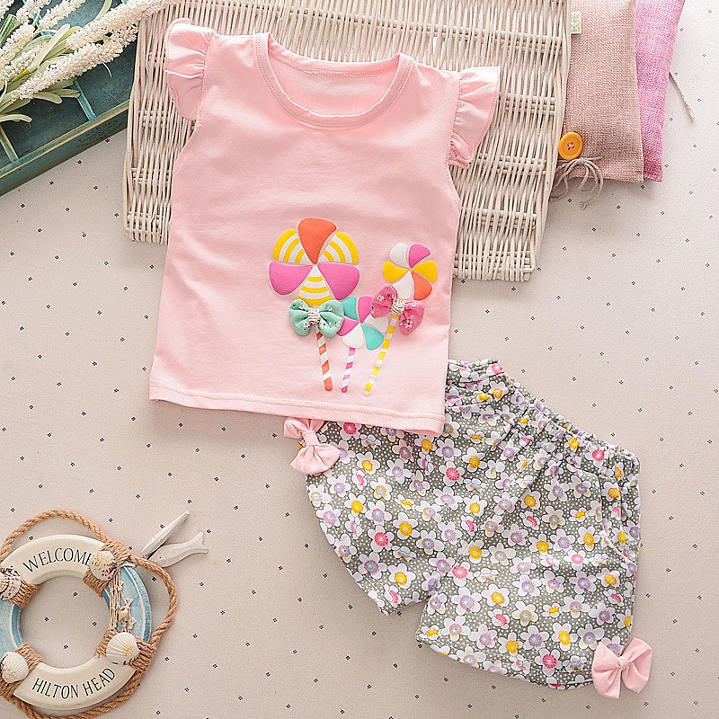 Set áo thun tay bèo kèm quần short in hoa dễ thương cho bé gái