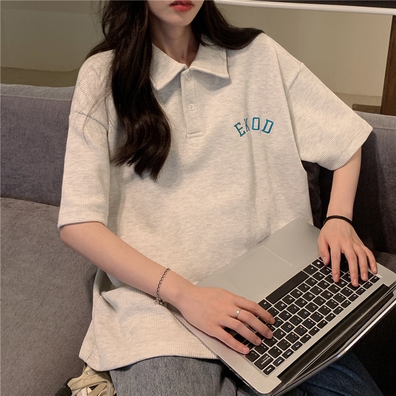 Áo polo SUXI tay ngắn dáng rộng màu trơn thêu chữ thời trang cho nữ