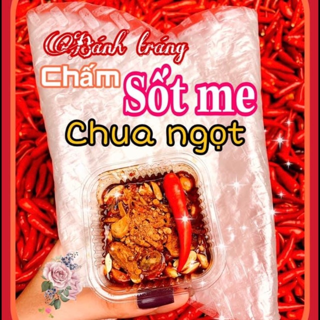 Bánh tráng chấm sốt me chua ngọt