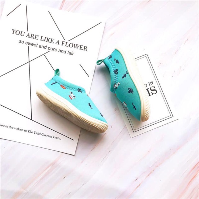Giày slipon xốp siêu êm siêu nhẹ