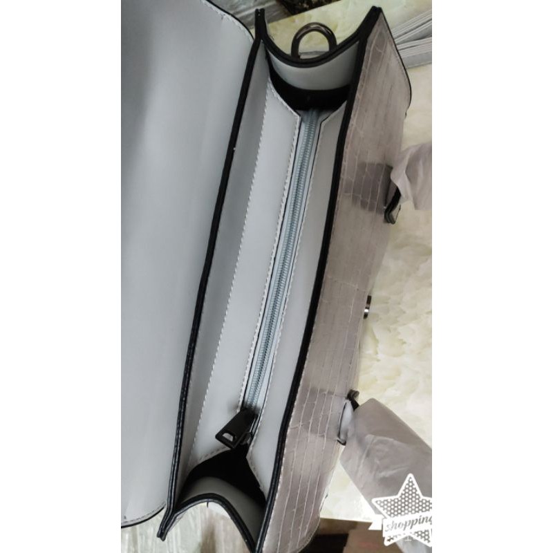 Túi xách đầu rồng
