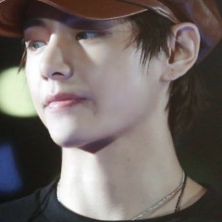 Mũ beret da Taehyung màu nâu