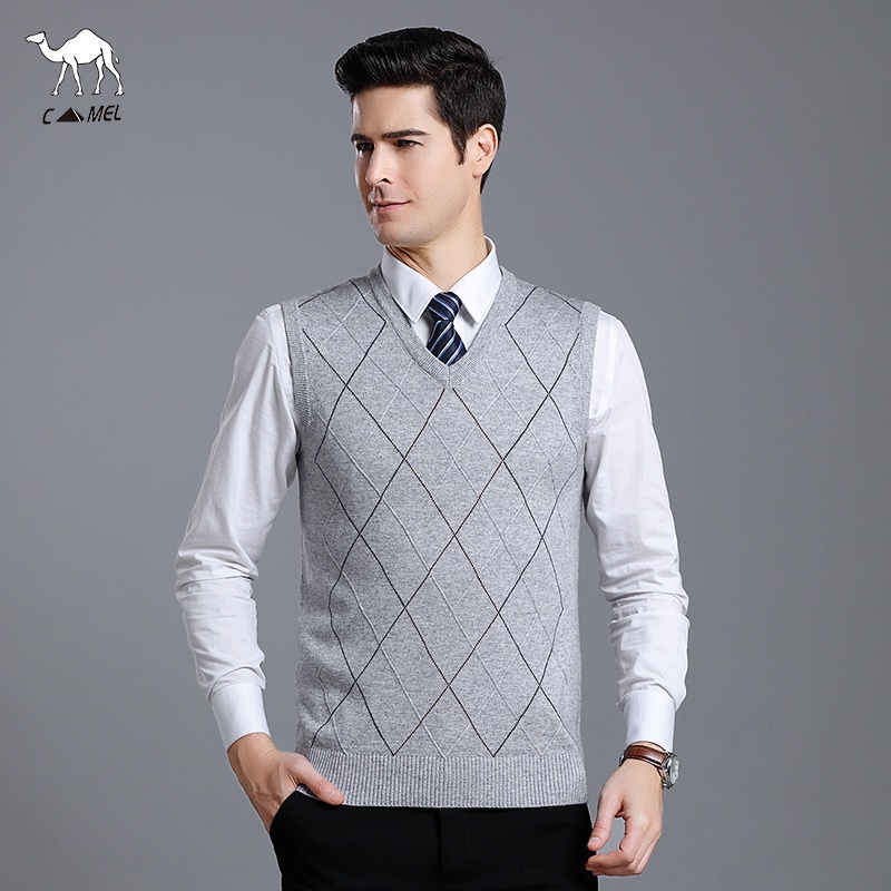 Áo khoác len sát nách cổ điển với 4 màu sắc chọn lựa cho nam