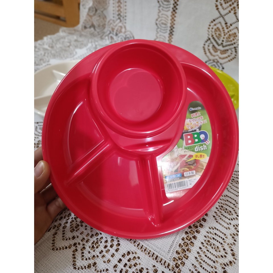 Khay ăn dặm BLW có chia 3 ngăn và để cốc Inomata, bát ăn dặm 3 ngăn Nhật Bản