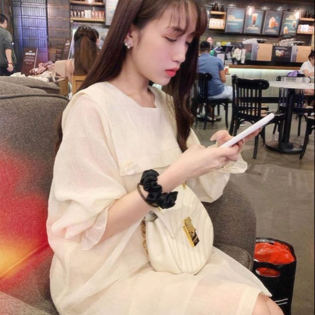 Đầm suông kem