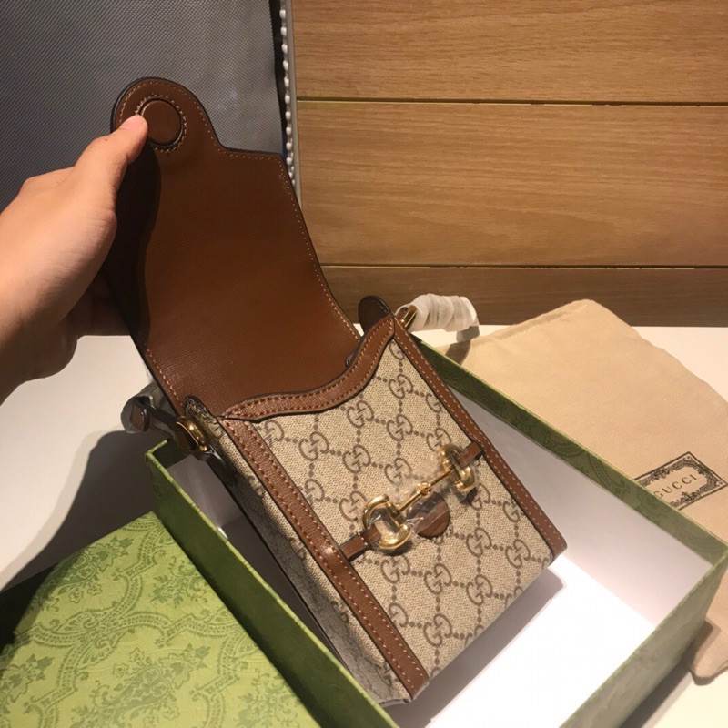 Túi đeo chéo mini Gucci GG Horsebit da thật cao cấp phong cách retro