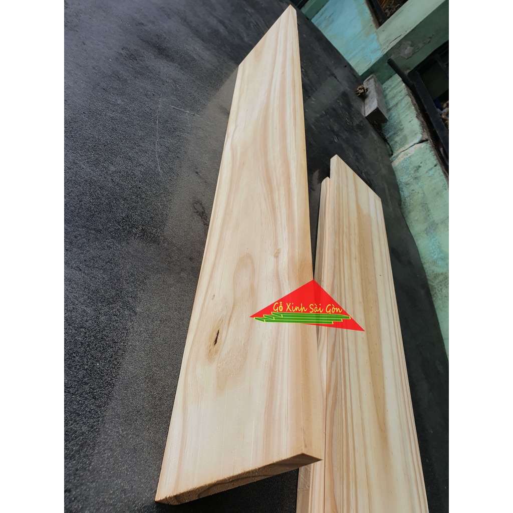Gỗ thông tấm rộng 15cm,dài 80cm,dày 2cm được bào láng 4 mặt thích hợp làm kệ, trang trí,đóng vật dụng, ốp tường,...