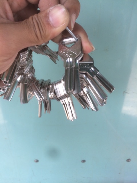 Combo ổ khoá ZETOP chống cắt gồm 24 chìa khoá phụ