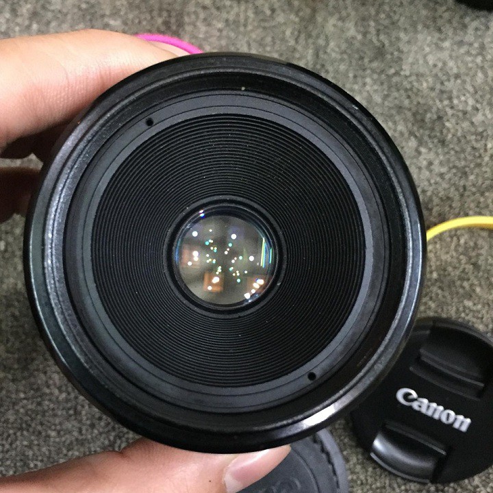 Ống kính canon EF 50f2.5 Macro chuyên chụp sản phẩm và chân dung